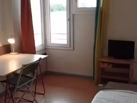 location meublée appartement 1 pièce 21 m² à lons (64140)  430 €