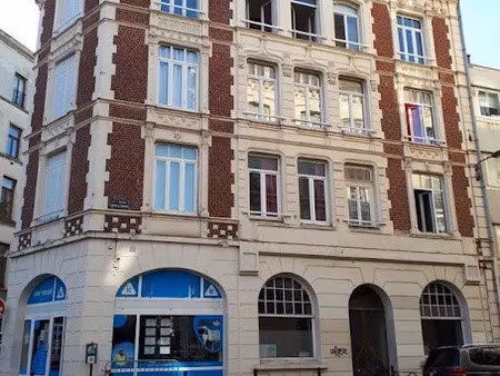 location appartement 2 pièces 29 m² à lille (59000)  650 €
