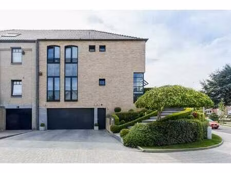 kraainem 4ch/1bur/3sdb jardin  parking
