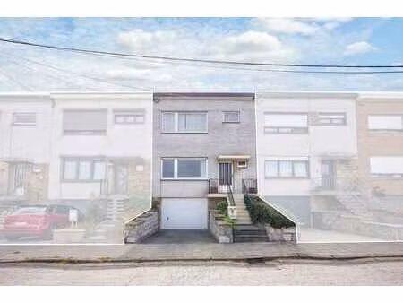 belle maison 3 chambres avec garage et jardin !