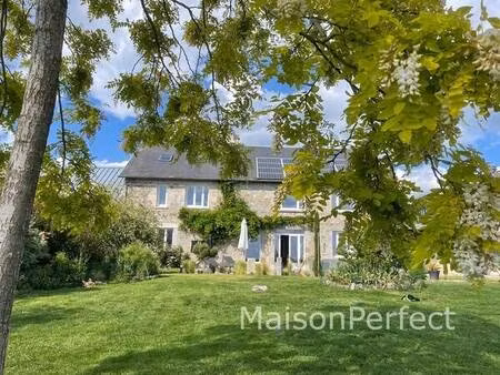 maison de caractère avec 3 gîtes de luxe et activité établie