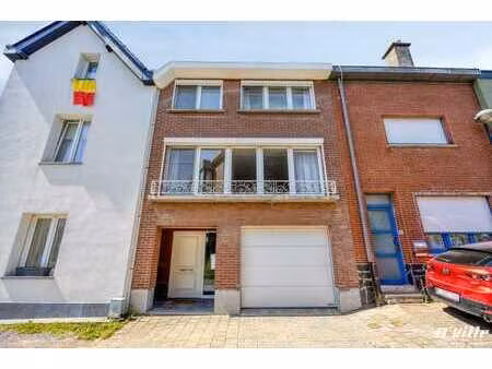 mooie bel-etage uitstekende gelegen in het gegeerde wezem...