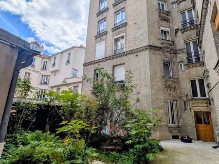 2 pièces de 30 m² calme et lumineux