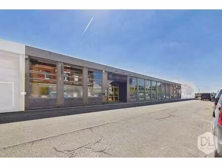 commerce de 620 m² idéalement situé à tournai !