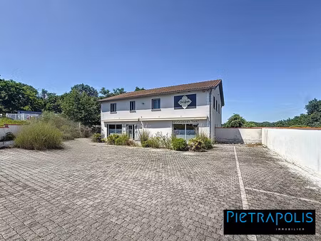 bâtiment commercial ou de bureaux à craponne de 430m2