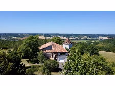 propriété de caractère avec gîte sur plus de 6 hectares