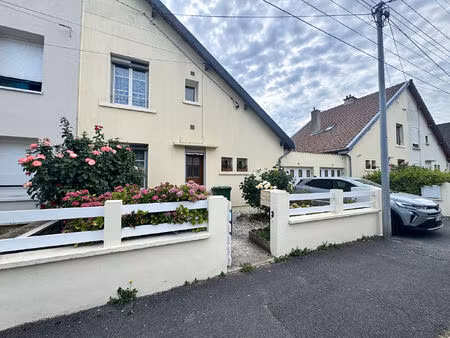maison de 66 m2 sh sur 330 m2 de terrain proche de la zone de carrefour à charleville