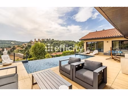 maison 7 pièces - 309 m²
