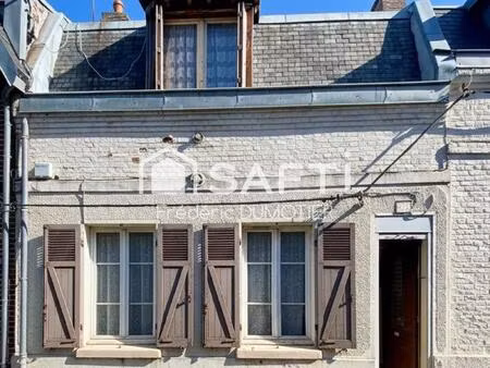 maison proche du centre ville avec garage  cour et dépendances