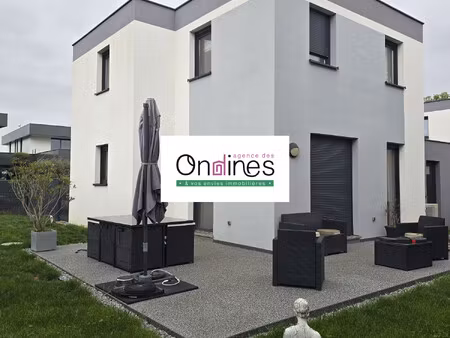 maison moderne cubique en location meublée