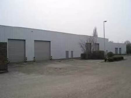 à louer entrepôt + bureaux zaventem