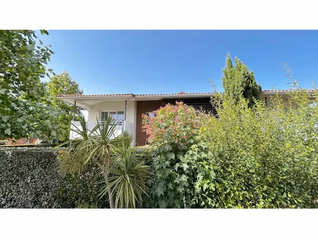 location appartement 2 pièces 39.9 m² à saint-andré-de-cubzac (33240)  700 €
