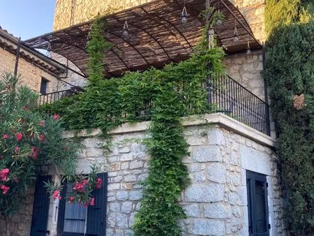 charmante maison en pierre atypique de 230m² à chandolas