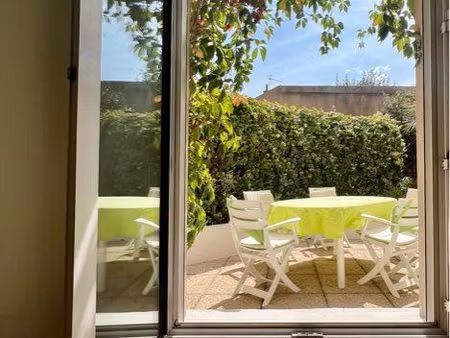 location t2 avec jardin tropical