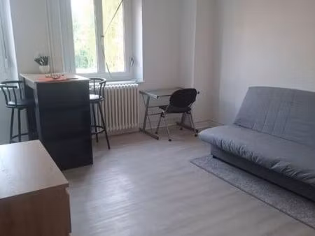 studio calme à franois  idéal étudiant  à 5 min du pôle santé