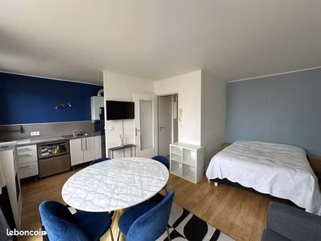 a louer grand studio 30 m² avec terrasse