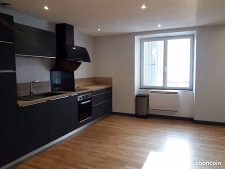 t3 de 60m2 avec terrasse et parking