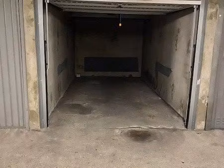 location garage / box fermé