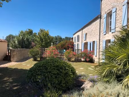 location maison de charme dans domaine à saujon