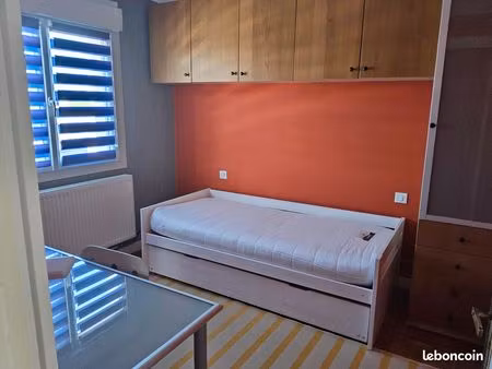 loue chambre meublée
