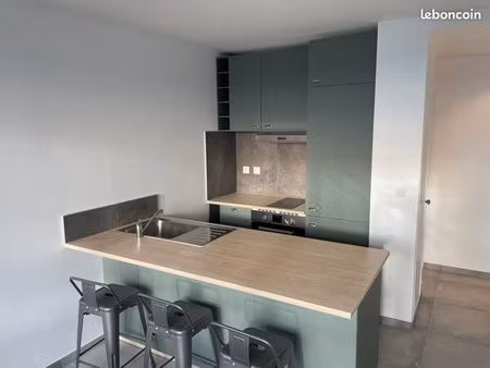 chambre étudiante dans t4