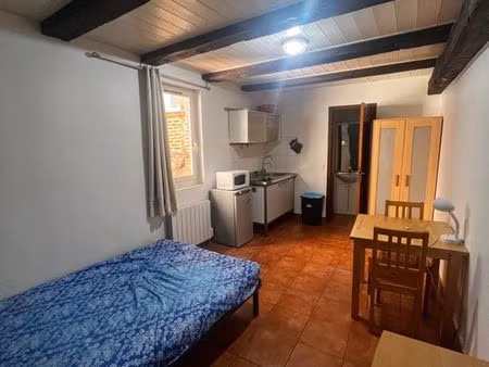 jolie studio meublé 15m2