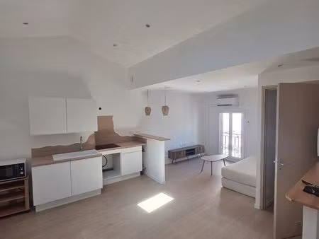 appartement à louer à louer – superbe t3 meublé de 65 m² au cœur des remparts de poussan