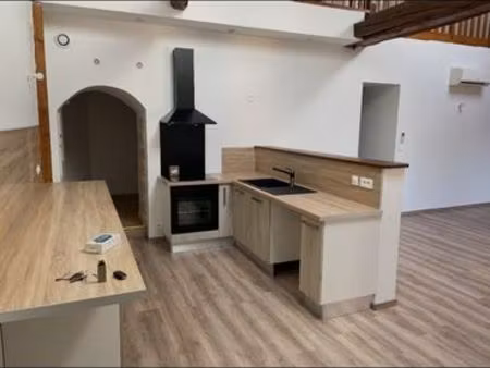 à louer – grand appartement t5 rénové – 4 chambres – centre de saint-amour