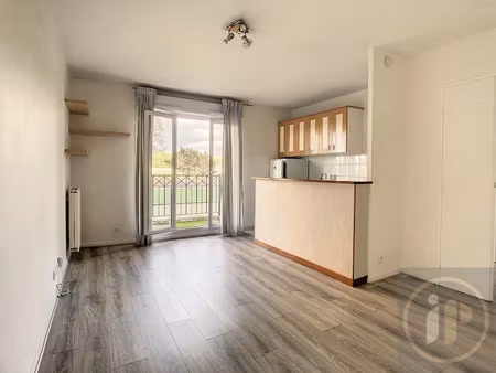 location meublée appartement 2 pièces 35.1 m² à poissy (78300)  820 €