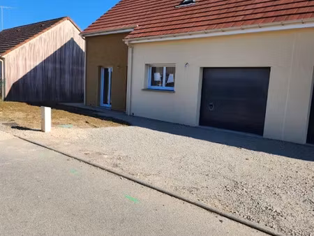 location maison 4 pièces 100 m² à neufchâtel-en-saosnois (72600)  800 €