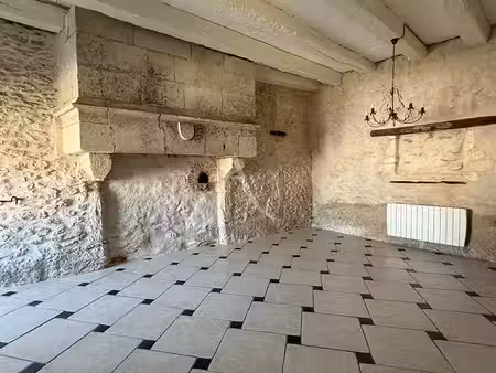 location maison 4 pièces 109 m² à la chapelle-des-pots (17100)  770 €