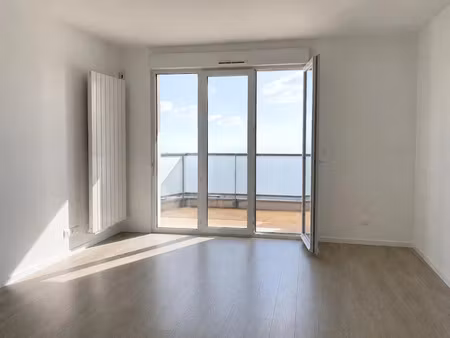 location appartement 2 pièces 39 m² à villeneuve-saint-georges (94190)  750 €