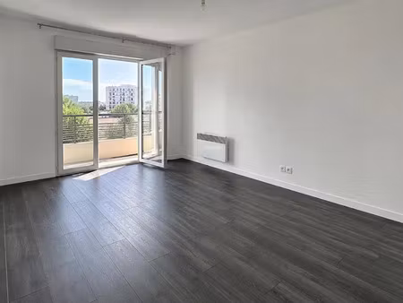 location appartement 3 pièces 60 m² à villeneuve-saint-georges (94190)  995 €