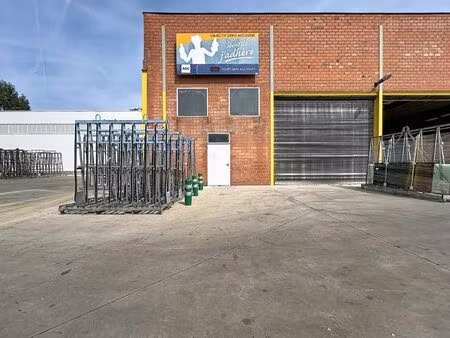 surface industrielle à louer à rue de houtain 32 grand-hallet (vbe46621)