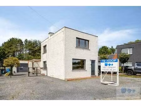 landelijk gelegen starterswoning met ruime tuin te heist-...