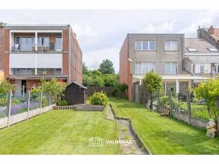 mooi gelegen (bouw/project)grond in woongebied  ± 3 are....