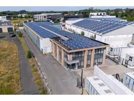 kantoorruimte 330m² en 685m² in de prijkels te deinze