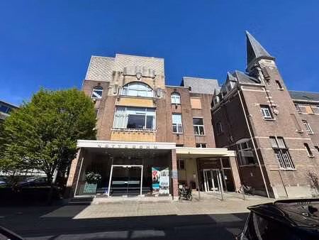 cabinet prêt à l'emploi à louer - anvers