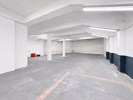 parking à louer - proche des instiututions