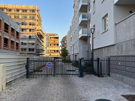 parking couvert à louer
