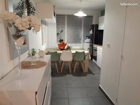 maison avec terrasse et 4 chambres