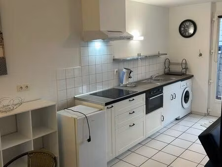 loue studio meublé