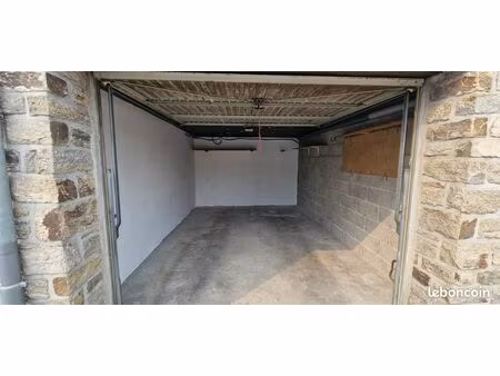 location garage parking hennebont