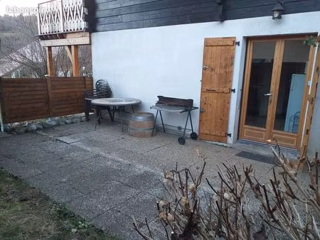 appart 35 m2 avec espace extérieur 18 m2 au calme dans chalet