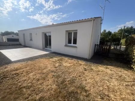 maison de plain-pied en hameau