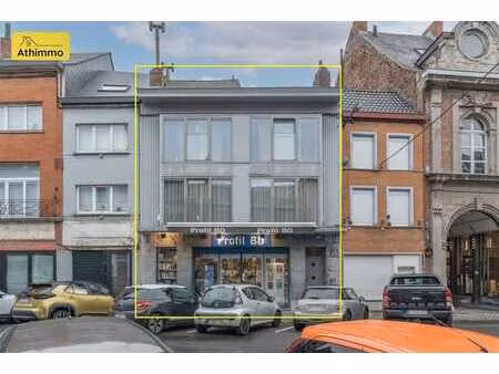 immeuble de rapport avec rez commercial et deux appartements