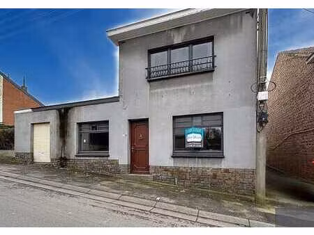 maison 4 façades à renover avec entrepôt de 200 m2