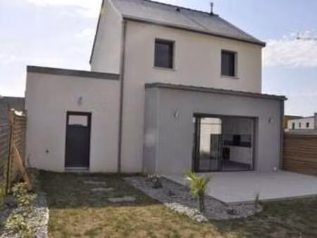 location maison à châteaugiron (35410) : à louer / 94m² châteaugiron