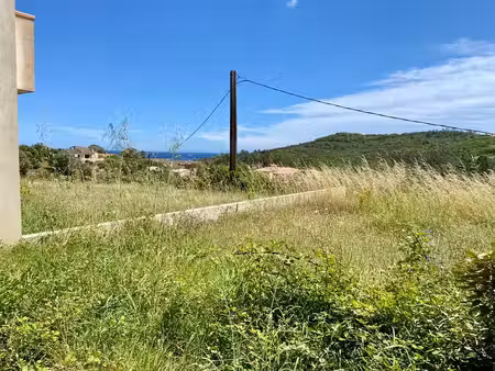 à vendre favone – appartement t3 de 62 10 m² en rez-de-jardin avec vue mer