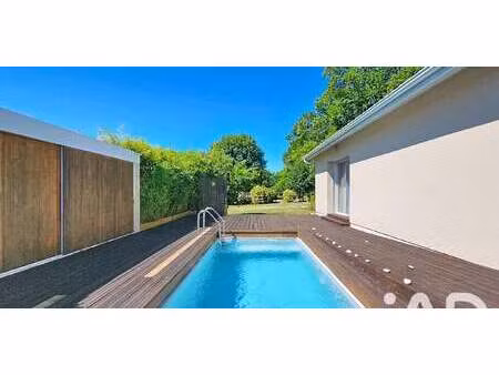 maison avec piscine et terrasse la brède (33)